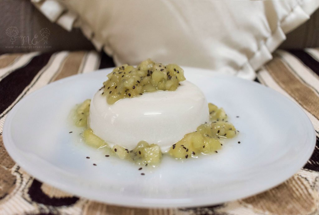 Coconut panna cotta with apple kiwi compote